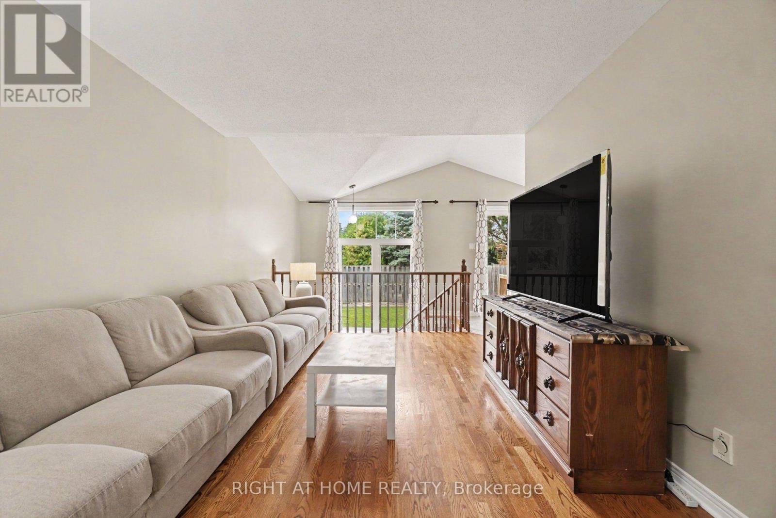 623 Wild Shore Crescent, Ottawa, Ontario  K1V 1T3 - Photo 5 - X13791868