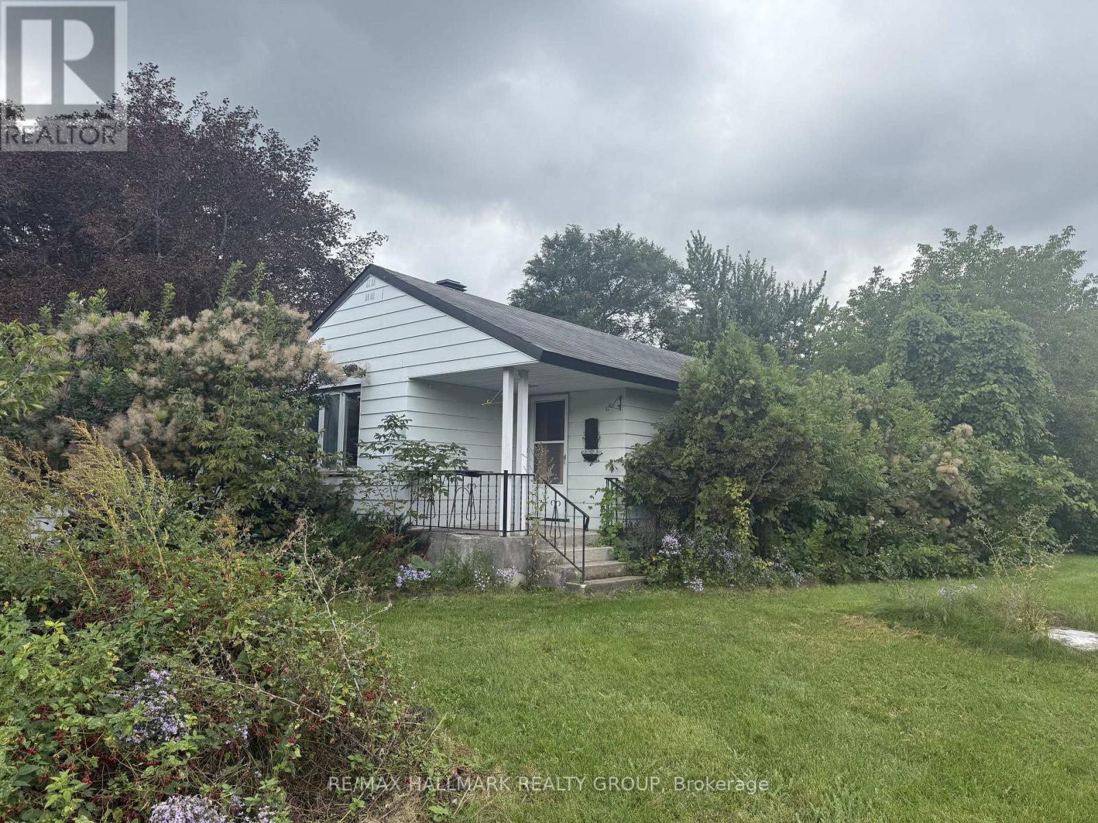 16 Donegal Road, Ottawa, Ontario  K2S 1P7 - Photo 1 - X13791890