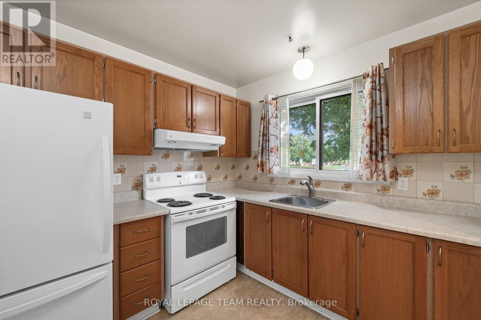 E - 73 Foxfield Drive, Ottawa, Ontario  K2J 1L7 - Photo 8 - X13791992