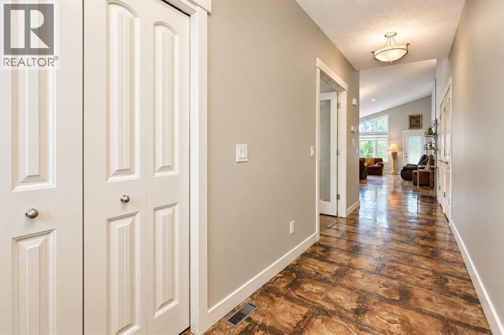 203 Hillcrest Boulevard, Strathmore, Alberta  T1P 0A3 - Photo 2 - A2345604