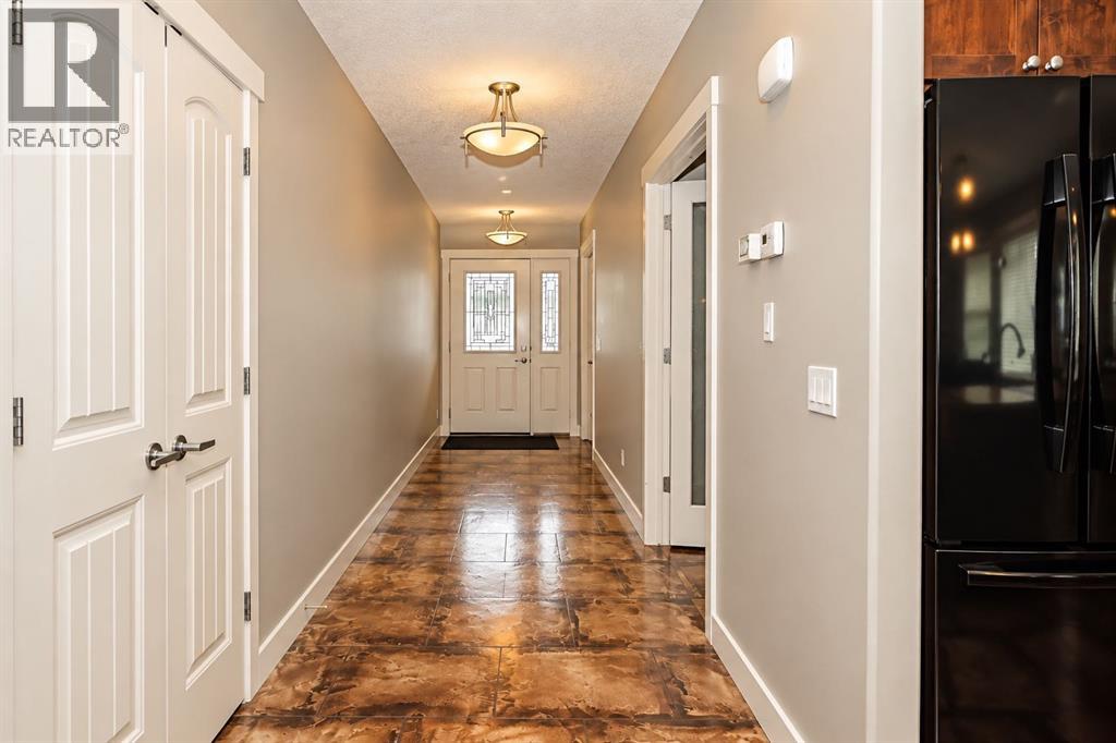203 Hillcrest Boulevard, Strathmore, Alberta  T1P 0A3 - Photo 3 - A2345604
