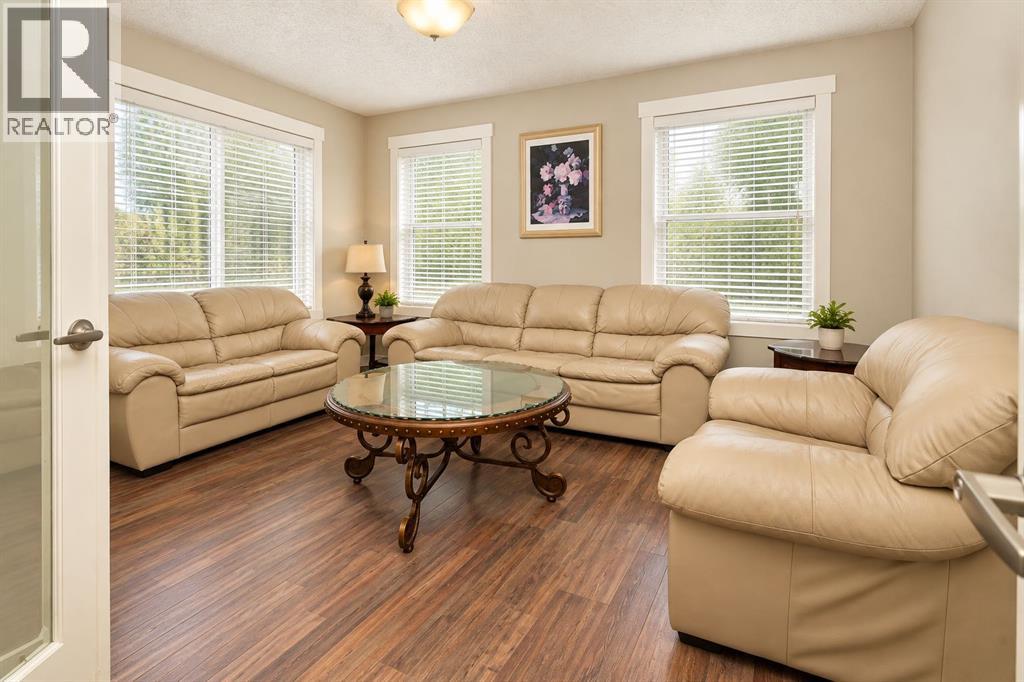203 Hillcrest Boulevard, Strathmore, Alberta  T1P 0A3 - Photo 4 - A2345604
