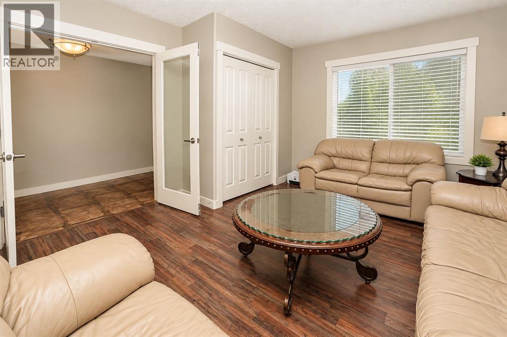 203 Hillcrest Boulevard, Strathmore, Alberta  T1P 0A3 - Photo 5 - A2345604