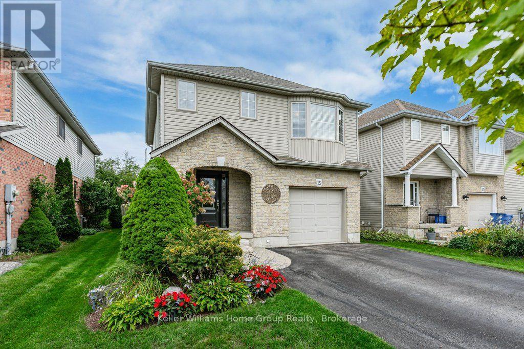 19 Peglar Crescent, Centre Wellington, Ontario  N1M 3T2 - Photo 2 - X13792092