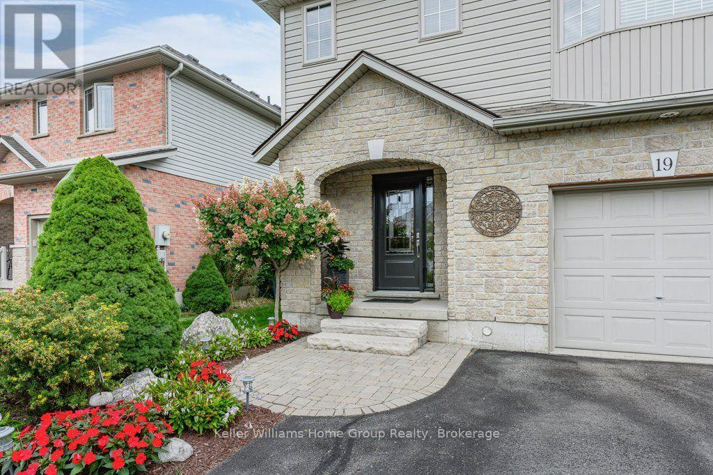 19 Peglar Crescent, Centre Wellington, Ontario  N1M 3T2 - Photo 4 - X13792092