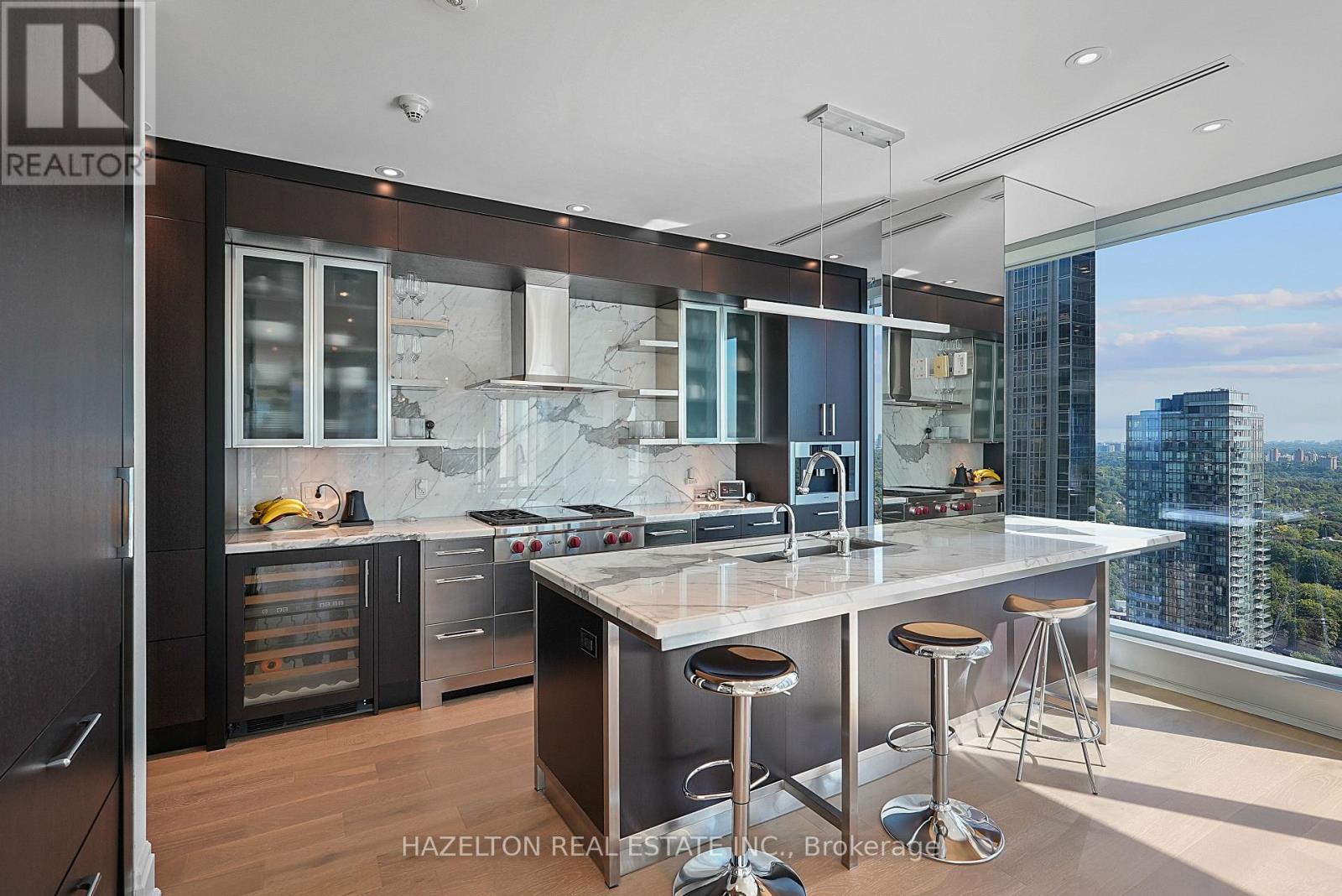 3203 - 50 YORKVILLE AVENUE photo 12
