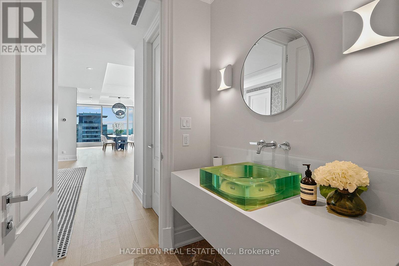 3203 - 50 YORKVILLE AVENUE photo 14