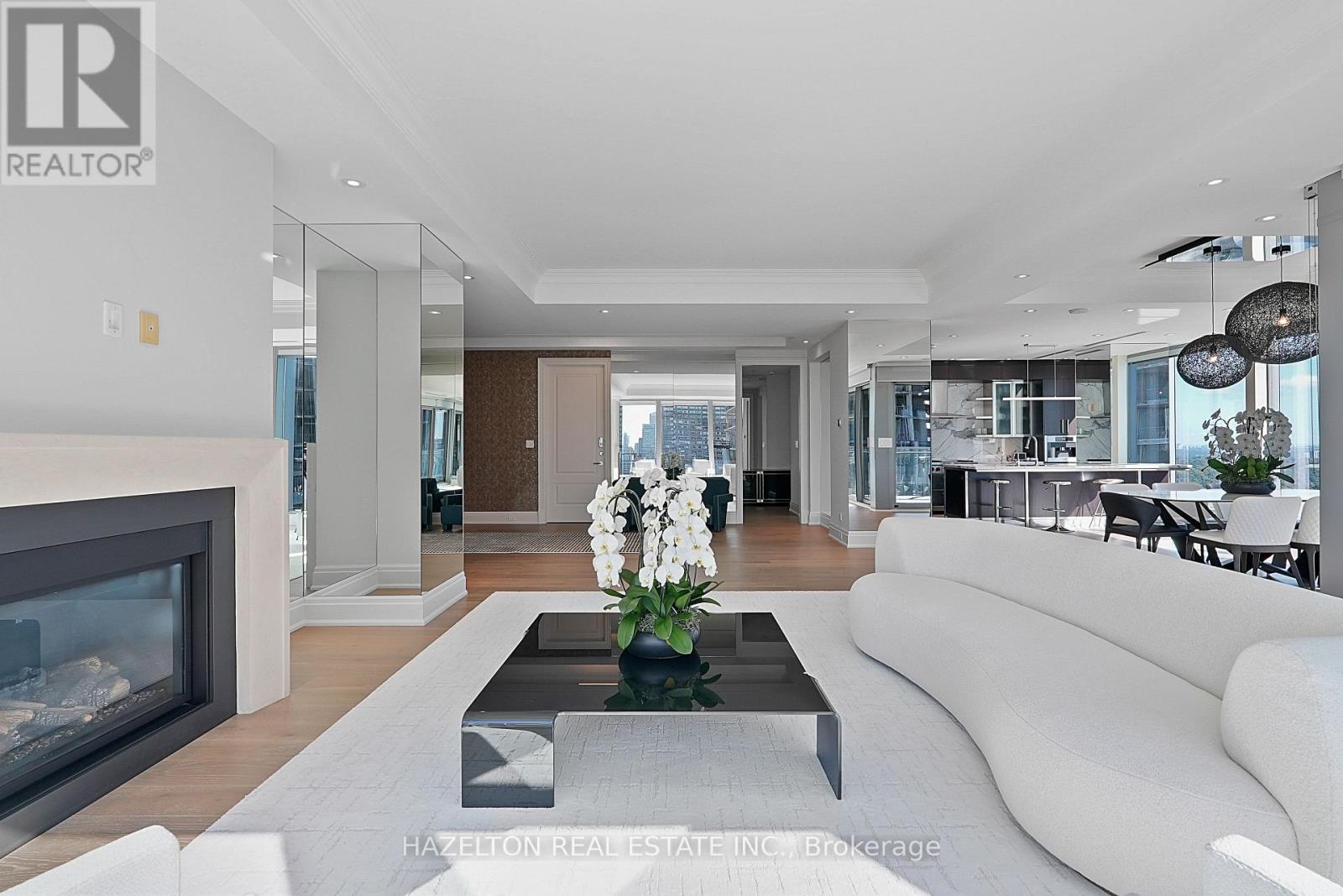 3203 - 50 YORKVILLE AVENUE photo 7
