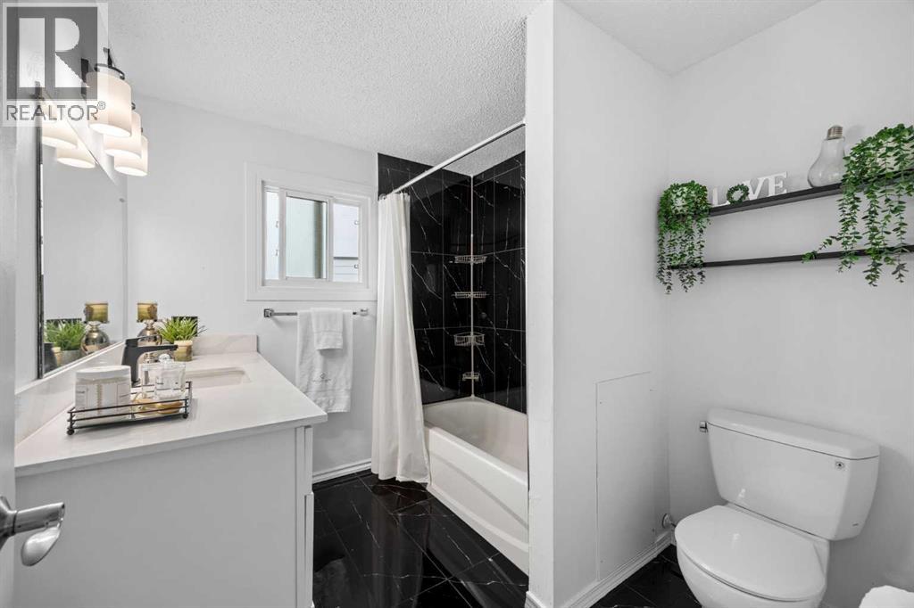 8, 111 Huntington Park Green Nw, Calgary, Alberta  T2K 5H4 - Photo 16 - A2329789