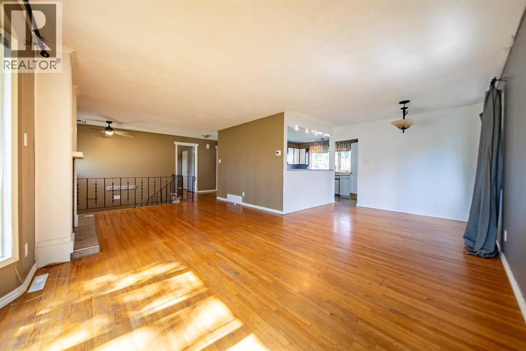 532 Willow Park Drive Se, Calgary, Alberta  T2J 0K5 - Photo 6 - A2341926