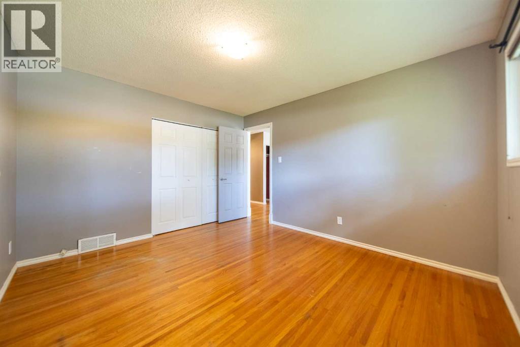 532 Willow Park Drive Se, Calgary, Alberta  T2J 0K5 - Photo 14 - A2341926