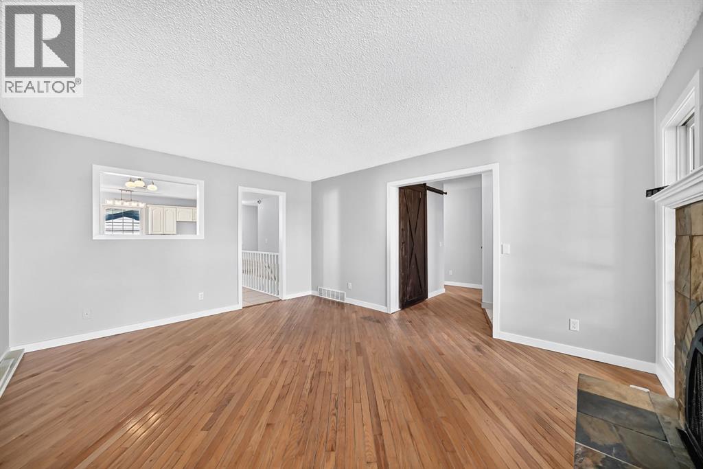 16 Dovely Way Se, Calgary, Alberta  T2B 2K8 - Photo 12 - A2344963