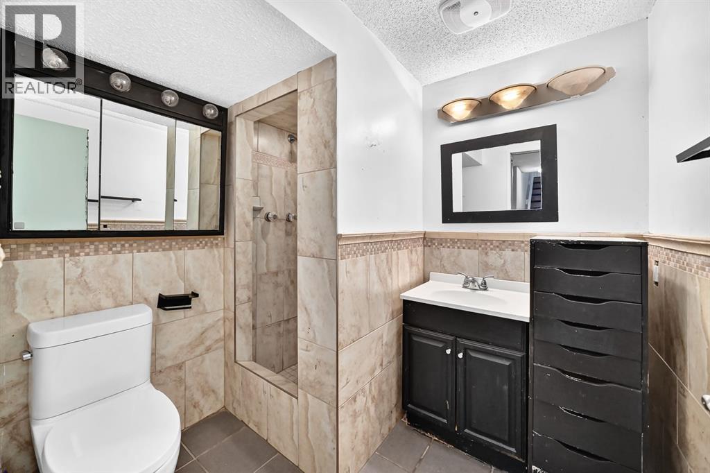 16 Dovely Way Se, Calgary, Alberta  T2B 2K8 - Photo 32 - A2344963