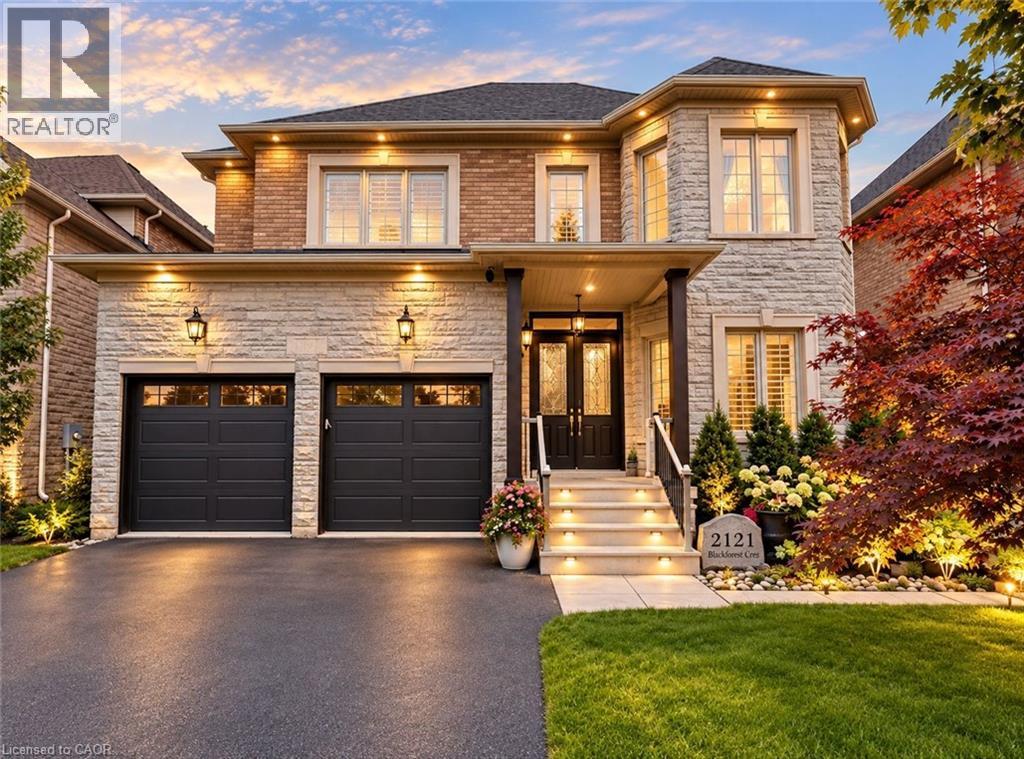 2121 BLACKFOREST Crescent, Oakville, Ontario