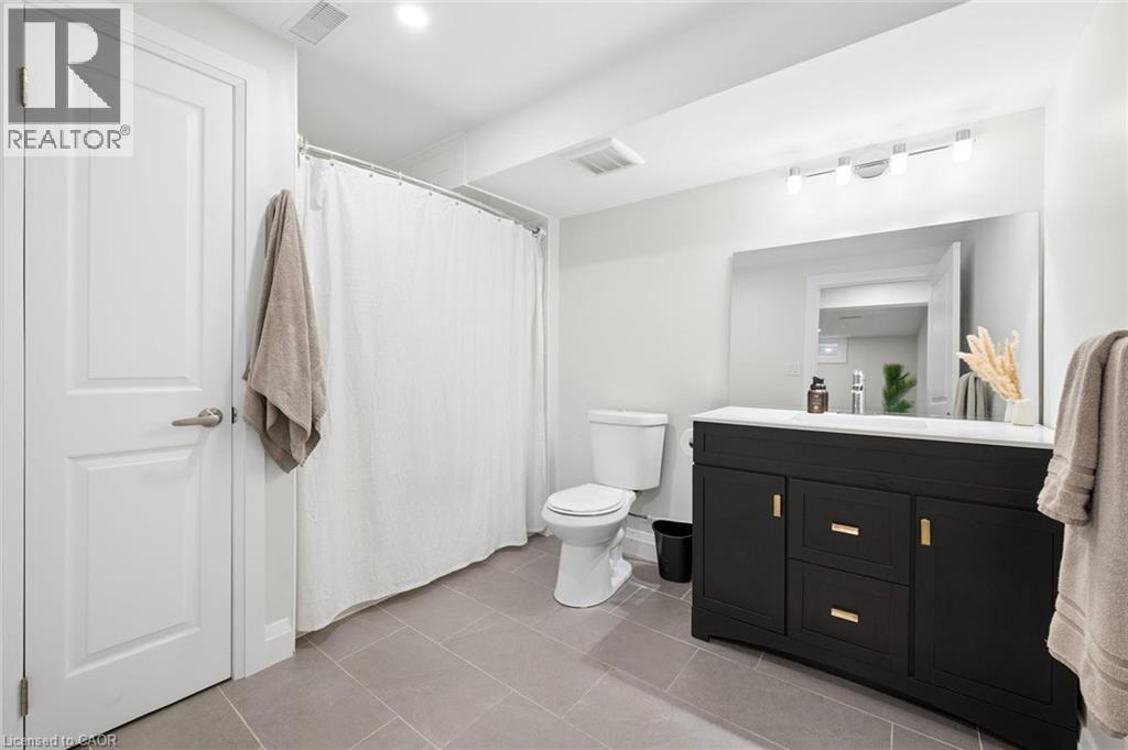 125 Martinglen Crescent, Kitchener, Ontario  N2E 2A3 - Photo 30 - 40863860