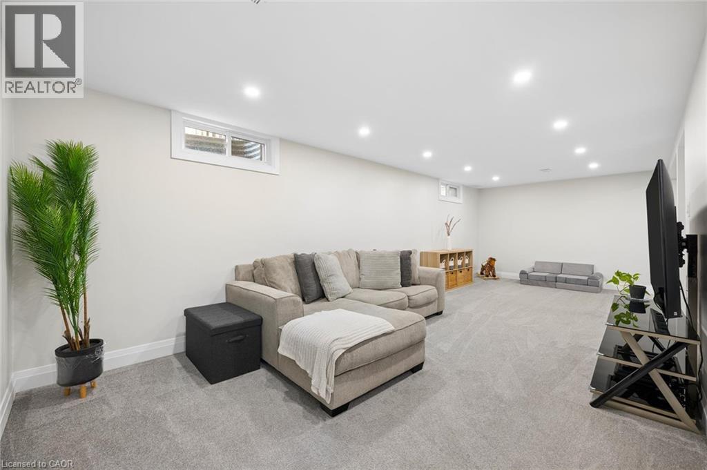 125 Martinglen Crescent, Kitchener, Ontario  N2E 2A3 - Photo 25 - 40863860