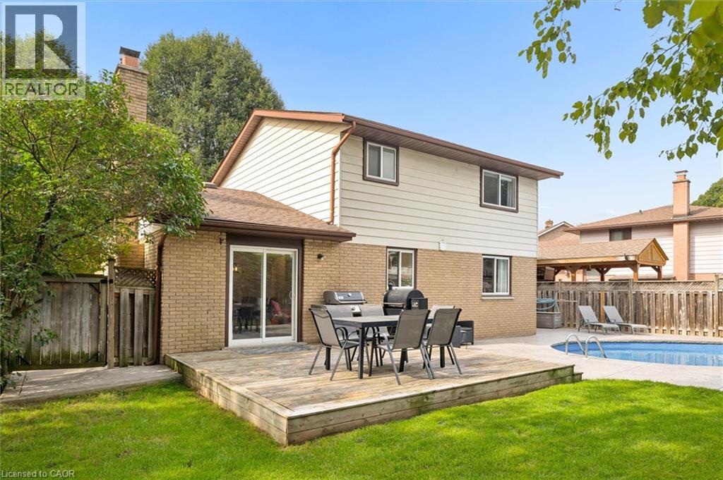 125 Martinglen Crescent, Kitchener, Ontario  N2E 2A3 - Photo 33 - 40863860