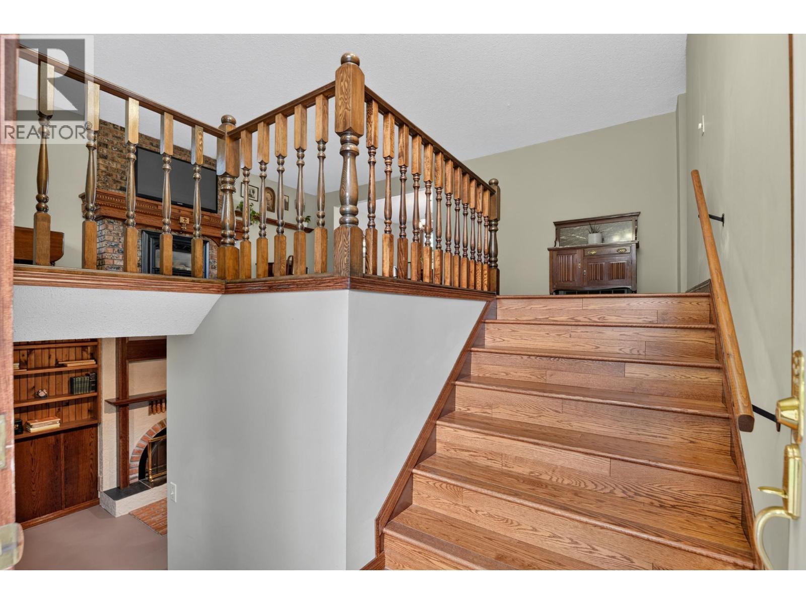4685 Westridge Drive, Kelowna, British Columbia  V1W 3A8 - Photo 3 - 10400746