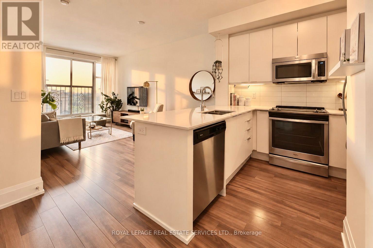 901 - 1 Old Mill Drive, Toronto, Ontario  M6S 0A1 - Photo 10 - W13791916