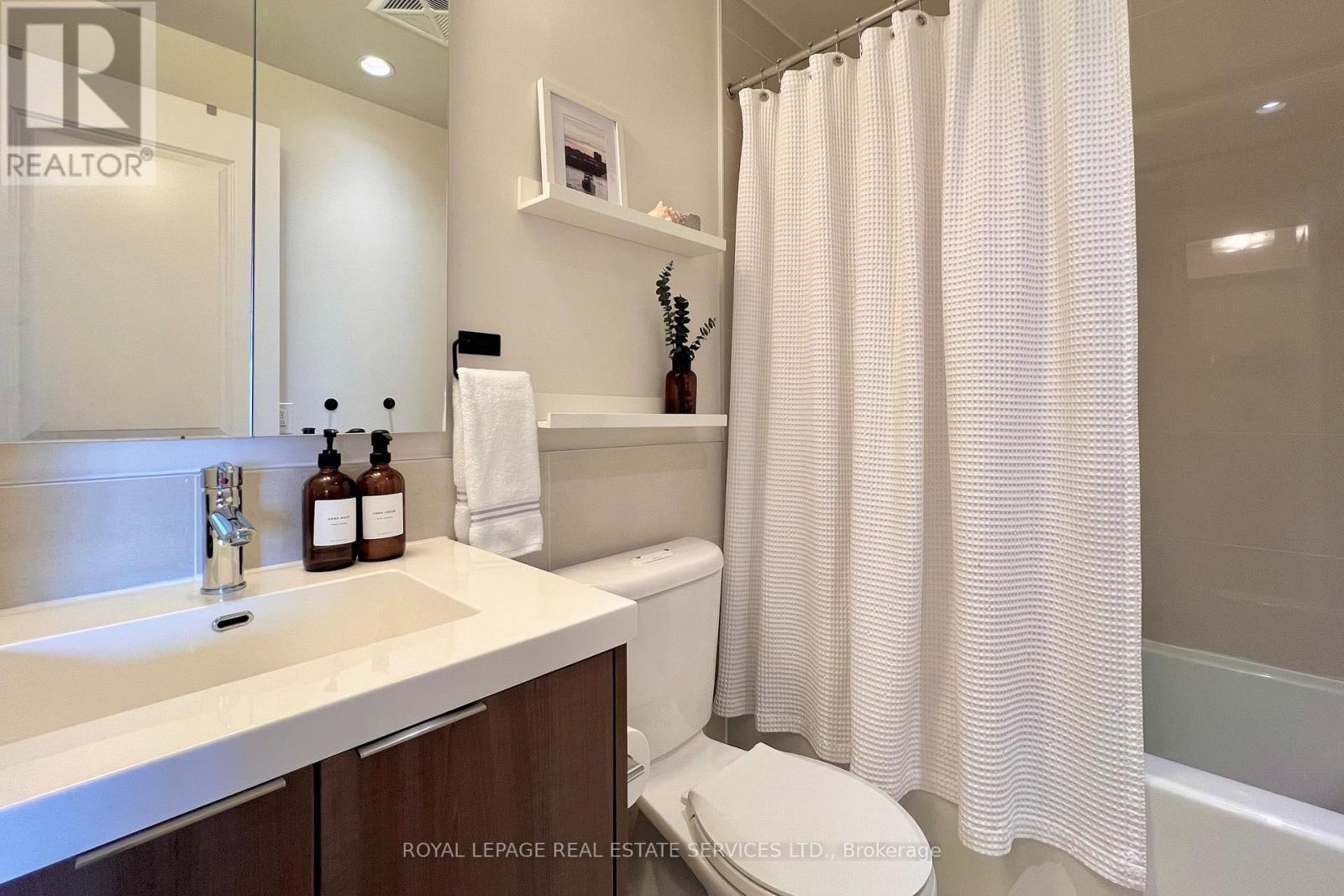 901 - 1 Old Mill Drive, Toronto, Ontario  M6S 0A1 - Photo 25 - W13791916
