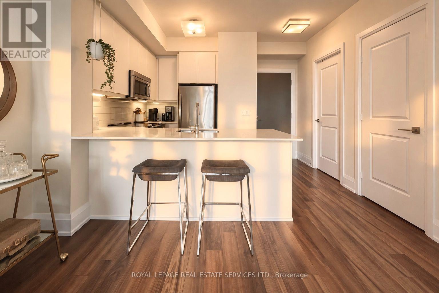 901 - 1 Old Mill Drive, Toronto, Ontario  M6S 0A1 - Photo 7 - W13791916