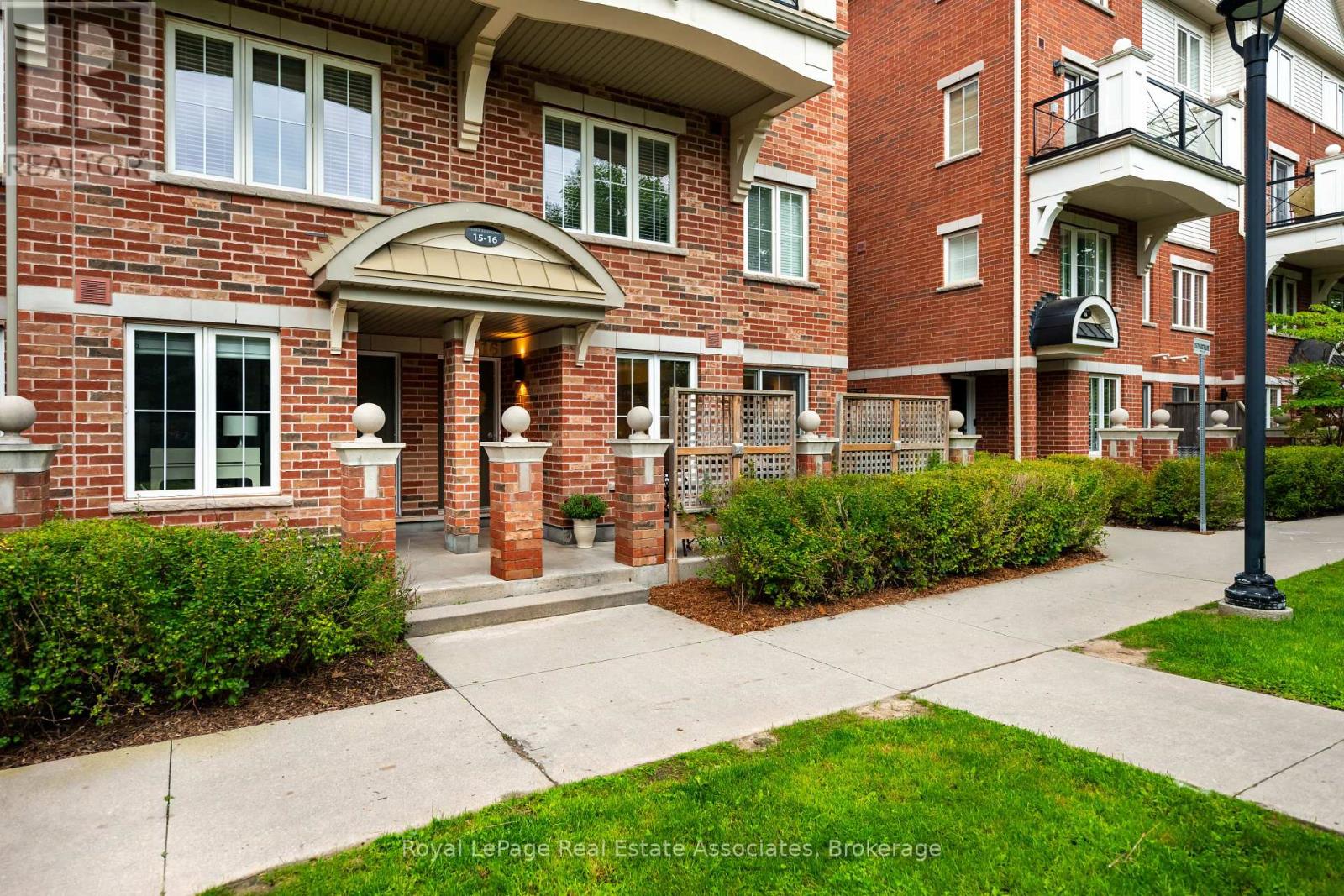 16 - 2563 Sixth Line, Oakville, Ontario  L6H 0H7 - Photo 2 - W13791934