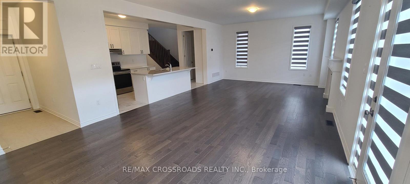 2916 Scotch Pine Lane, Pickering, Ontario  L1X 0N9 - Photo 5 - E13699250