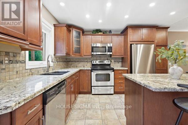 113 Essex Point Drive, Cambridge, Ontario  N1T 1W6 - Photo 4 - X13792082