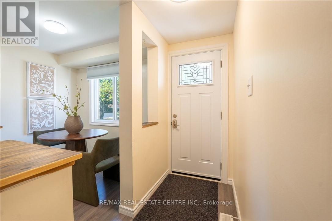 34 Camrose Court, Kitchener, Ontario  N2M 5J5 - Photo 7 - X13790820