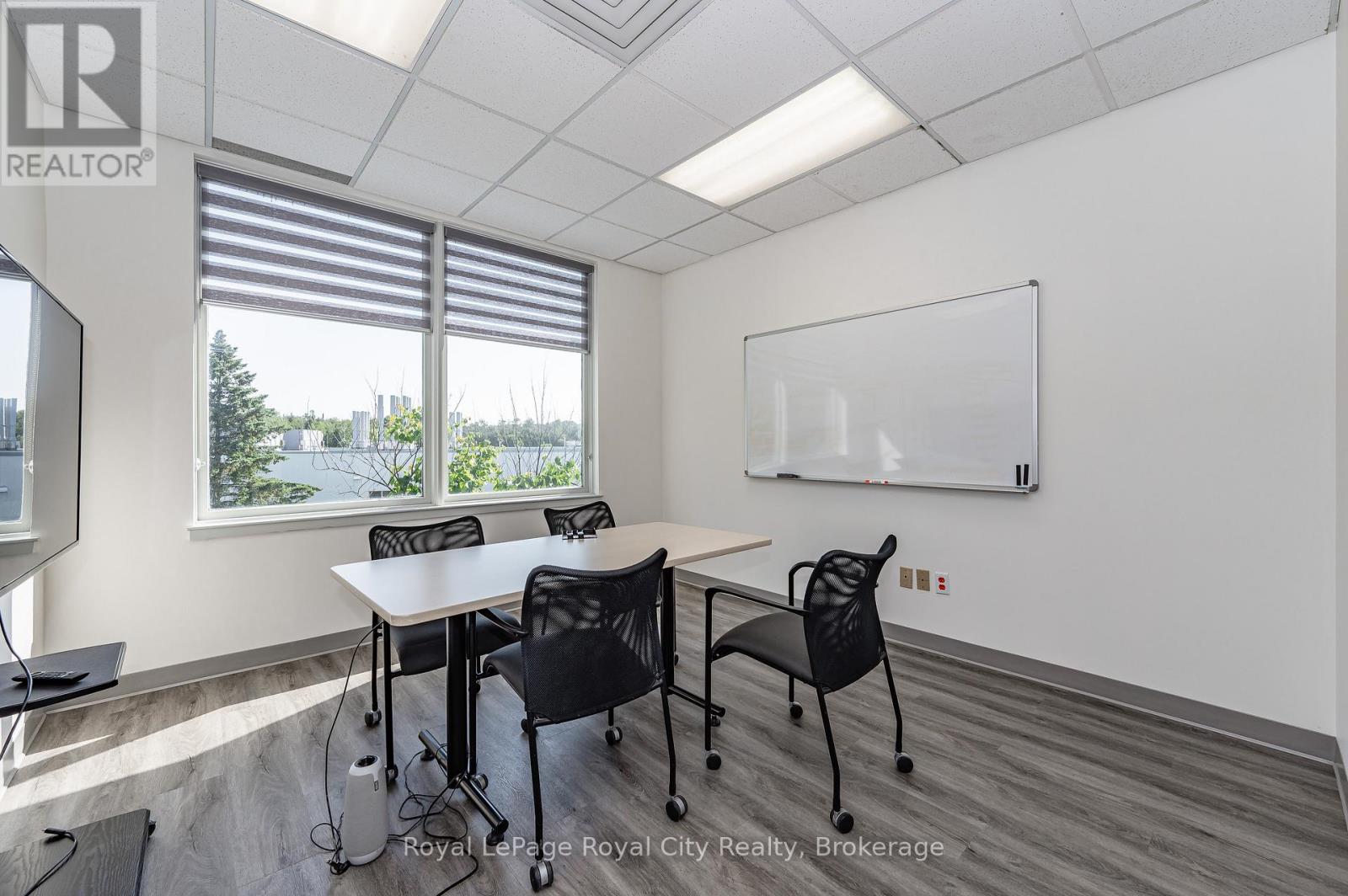 361 Southgate Drive, Guelph, Ontario  N1G 3M5 - Photo 24 - X12483554