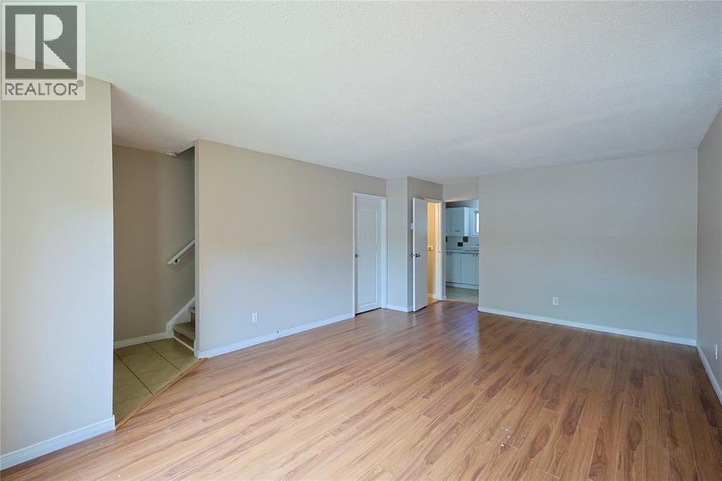 253 Hampton Avenue, Sarnia, Ontario  N7S 4Z2 - Photo 5 - 26022637