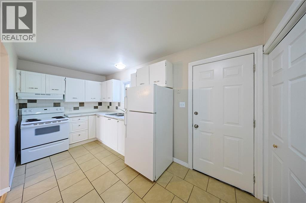 253 Hampton Avenue, Sarnia, Ontario  N7S 4Z2 - Photo 7 - 26022637