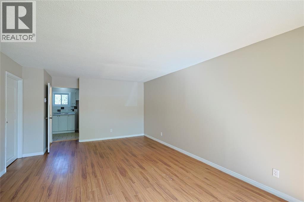 253 Hampton Avenue, Sarnia, Ontario  N7S 4Z2 - Photo 6 - 26022637