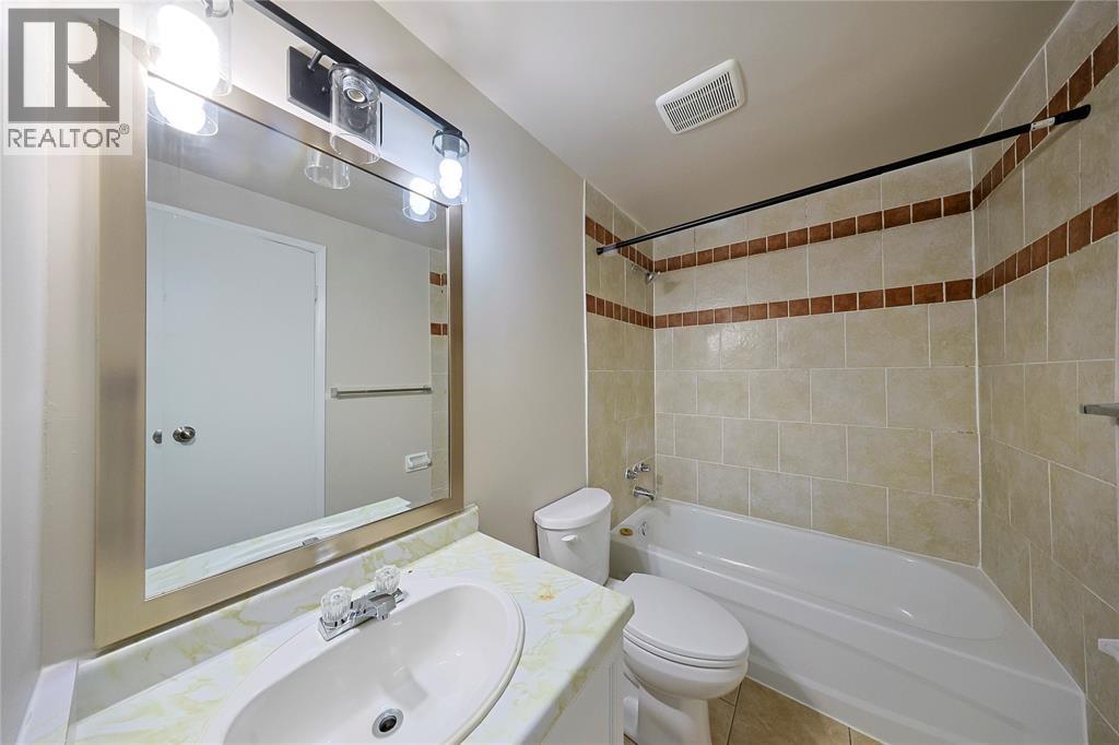 253 Hampton Avenue, Sarnia, Ontario  N7S 4Z2 - Photo 16 - 26022637