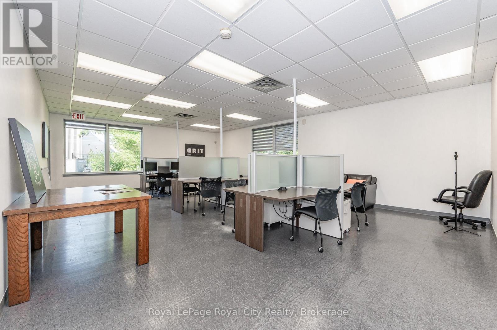 361 Southgate Drive, Guelph, Ontario  N1G 3M5 - Photo 34 - X12483554