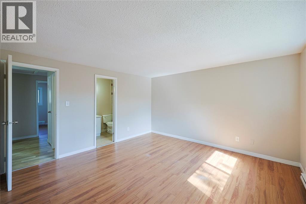 253 Hampton Avenue, Sarnia, Ontario  N7S 4Z2 - Photo 12 - 26022637