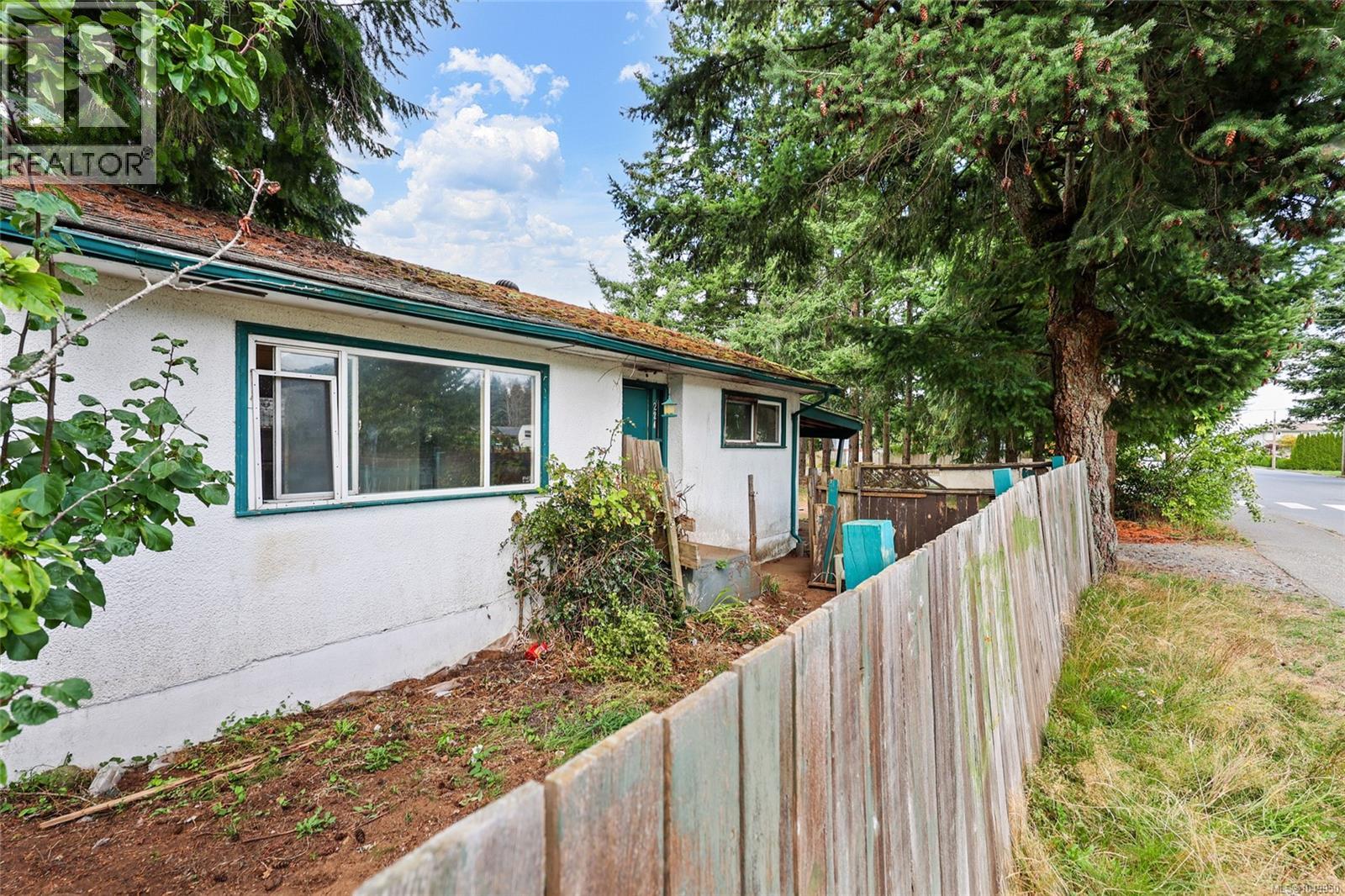 224 Westgate Rd, Campbell River, British Columbia