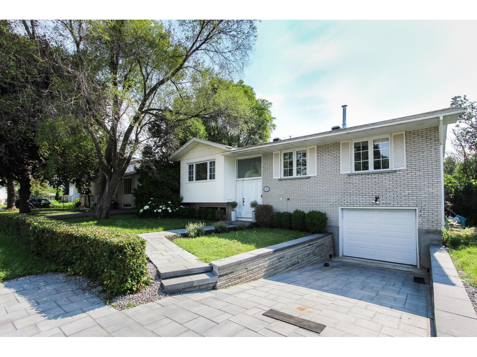 5028 Rue de Savoie Montréal (Pierrefonds-Roxboro) Quebec Canada H8Z1C2 2