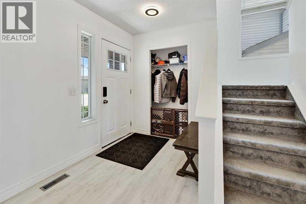 128 Weston Manor Sw, Calgary, Alberta  T3H 5N8 - Photo 9 - A2345275