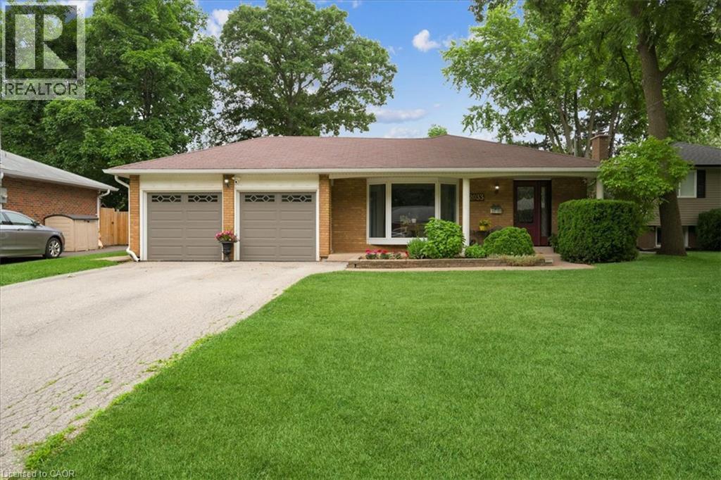 2033 SAXON Road, Oakville, Ontario