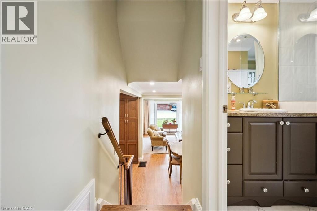 2033 Saxon Road, Oakville, Ontario  L6L 2V1 - Photo 23 - 40863790