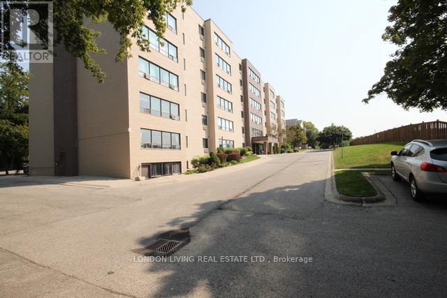 501 - 650 Cheapside Street, London East, Ontario  N5Y 5J8 - Photo 2 - X13792164