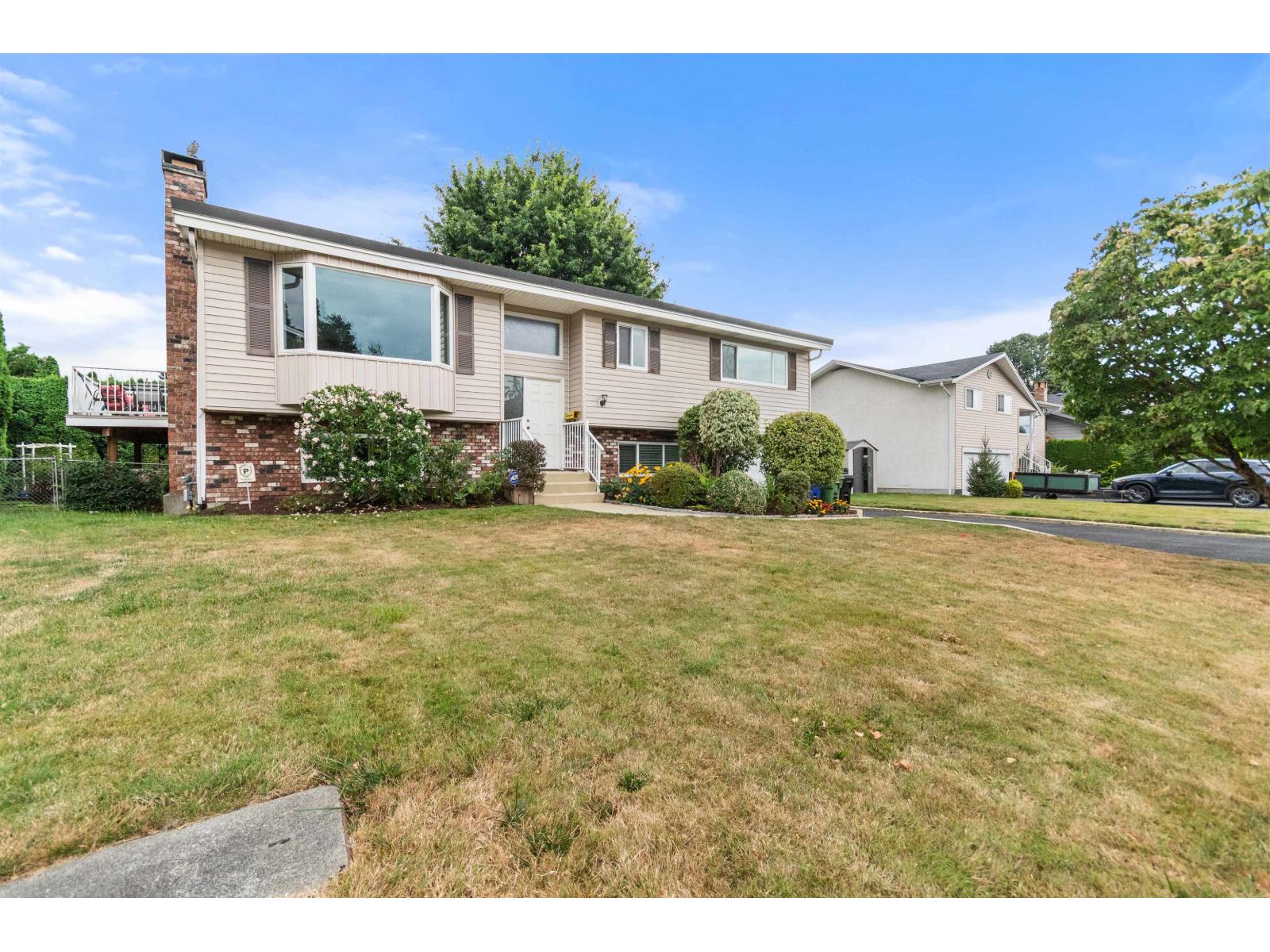 45992 Silver Avenue, Sardis East Vedder, Chilliwack, British Columbia  V2R 2P9 - Photo 2 - R3165798