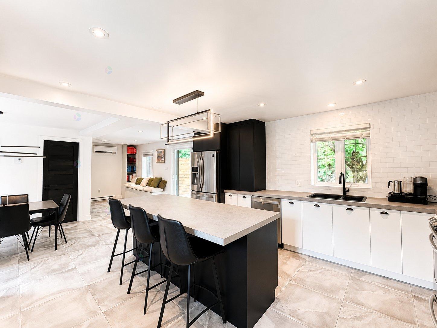 866 Rue Hatin Saint-Jérôme Quebec Canada J5L1P5 4