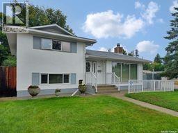 2429 Cumberland Avenue S, Saskatoon, Saskatchewan  S7J 1Z8 - Photo 2 - SK048627