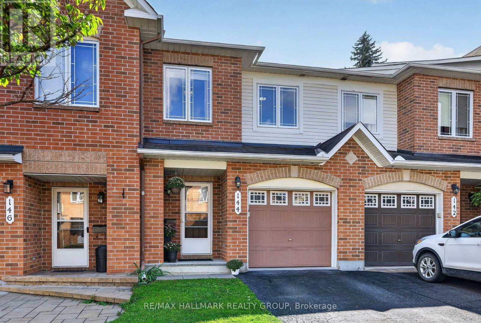 144 MARRISSA AVENUE, Ottawa, Ontario