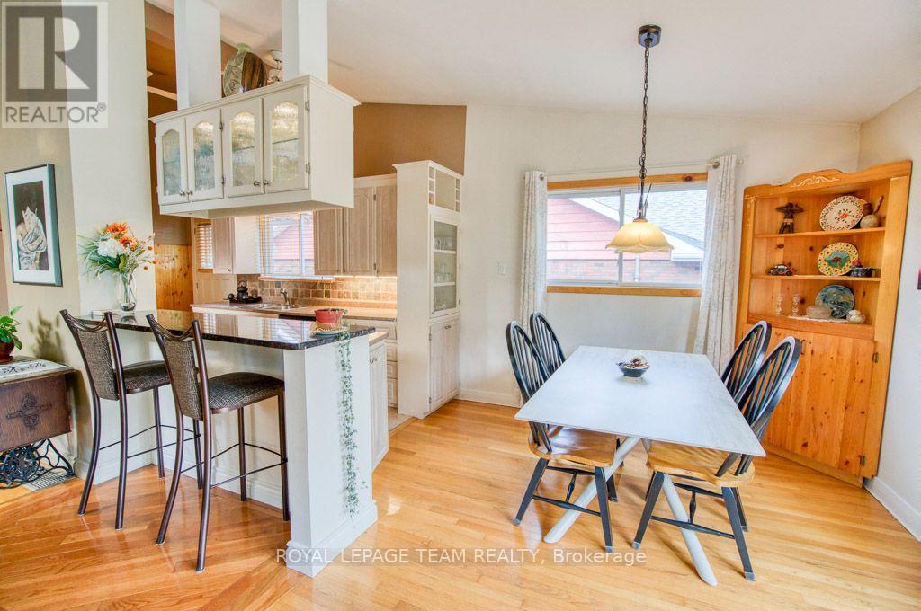220 Ancaster Avenue, Ottawa, Ontario  K2B 5B3 - Photo 13 - X13792236