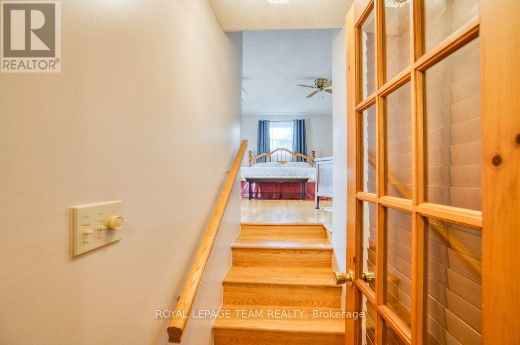 220 Ancaster Avenue, Ottawa, Ontario  K2B 5B3 - Photo 21 - X13792236