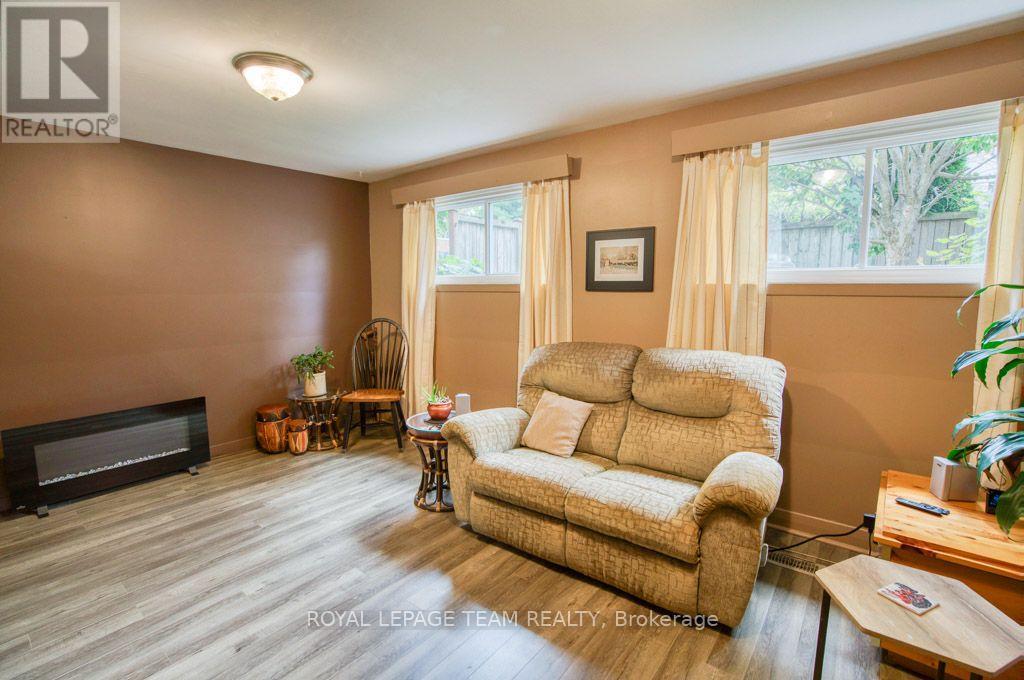 220 Ancaster Avenue, Ottawa, Ontario  K2B 5B3 - Photo 34 - X13792236