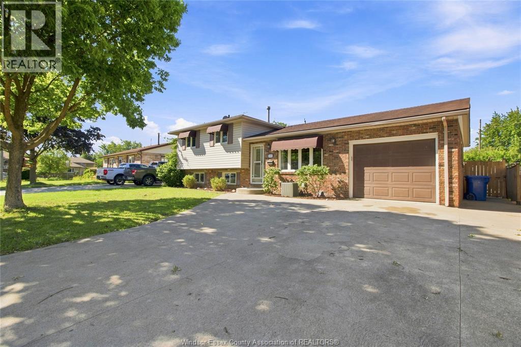 1085 Watson, Windsor, Ontario  N8S 3T3 - Photo 3 - 26022818